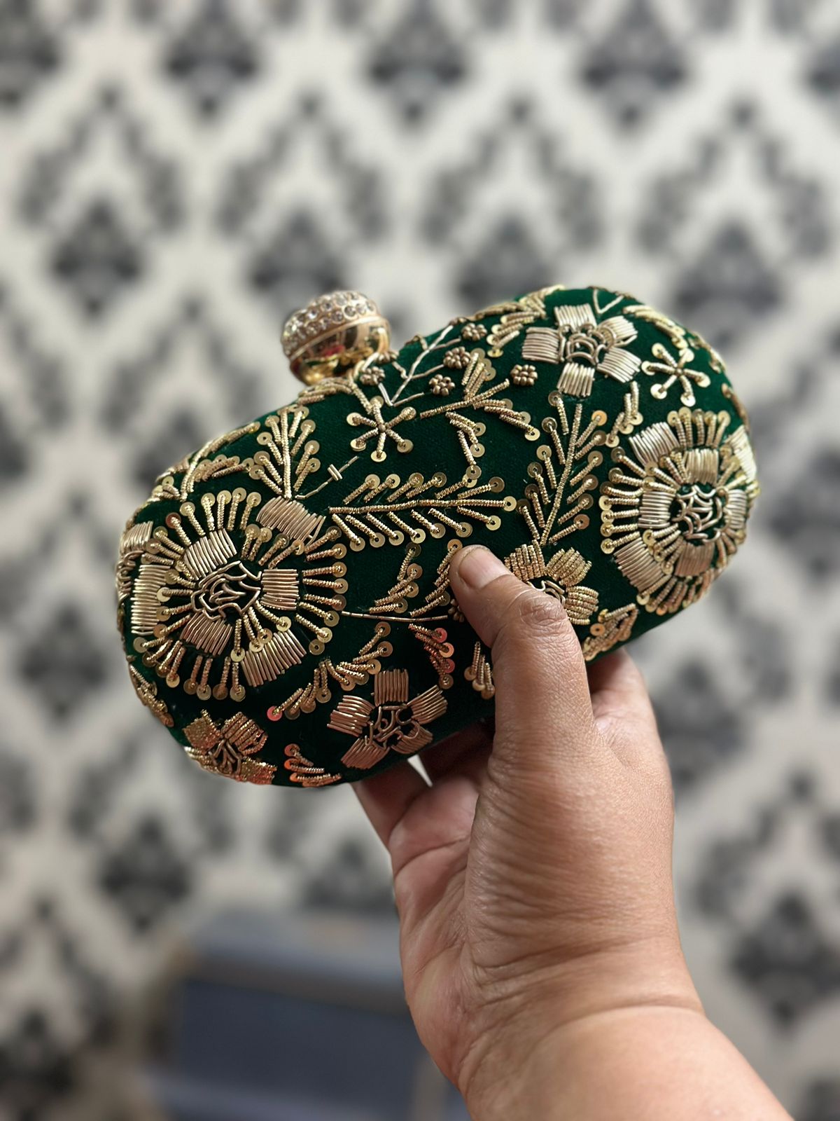 Hand Embroidered Clutch 4001